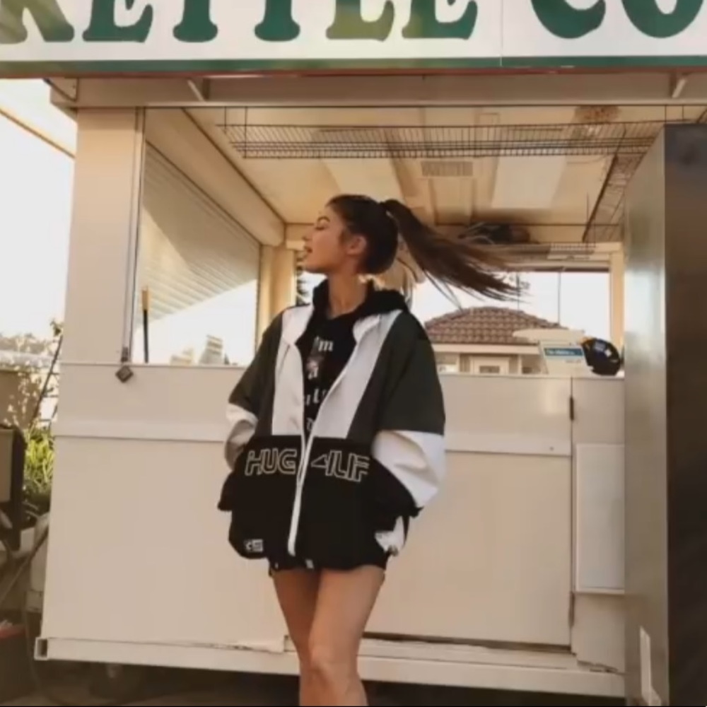 Vintage Windbreaker Super Trendy